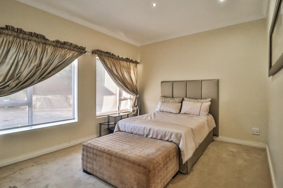 6 Bedroom Property for Sale in Cornwall Hill Gauteng