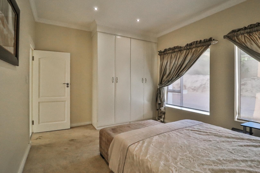 6 Bedroom Property for Sale in Cornwall Hill Gauteng