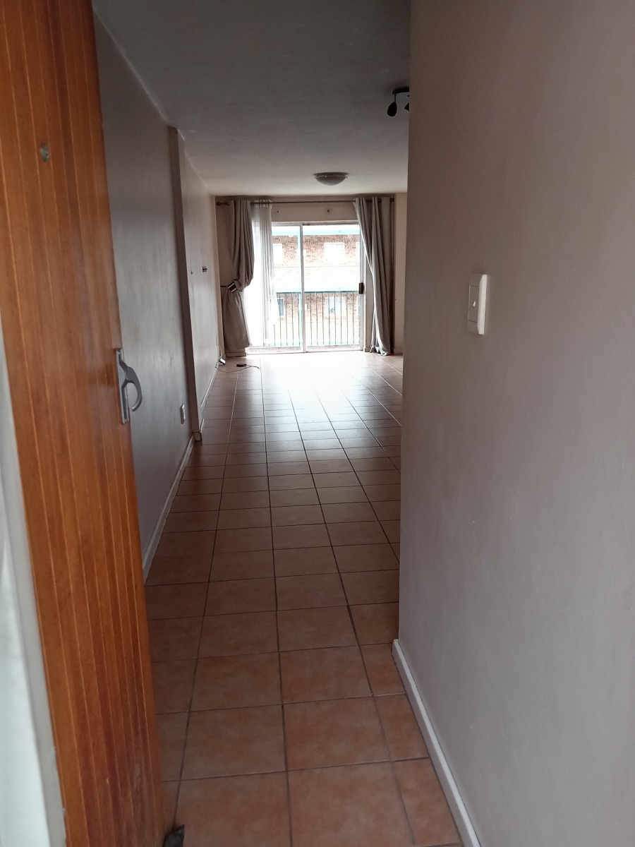 2 Bedroom Property for Sale in Die Hoewes Gauteng