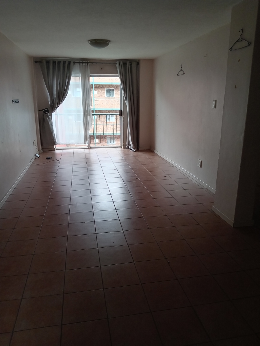 2 Bedroom Property for Sale in Die Hoewes Gauteng