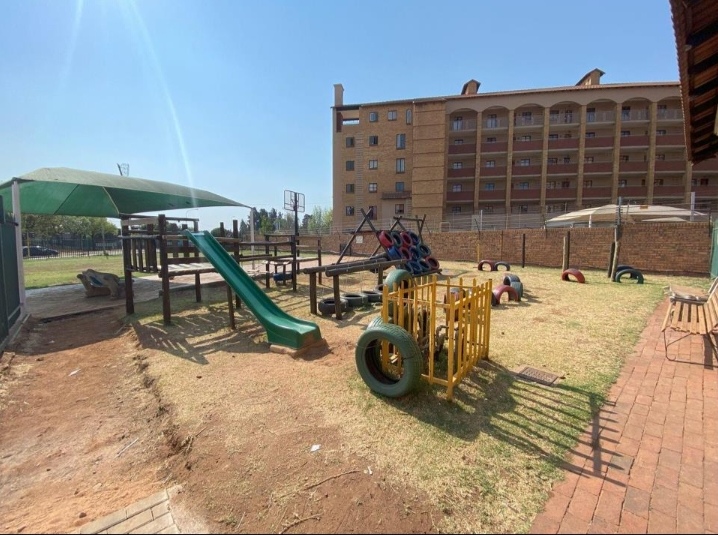 2 Bedroom Property for Sale in Die Hoewes Gauteng