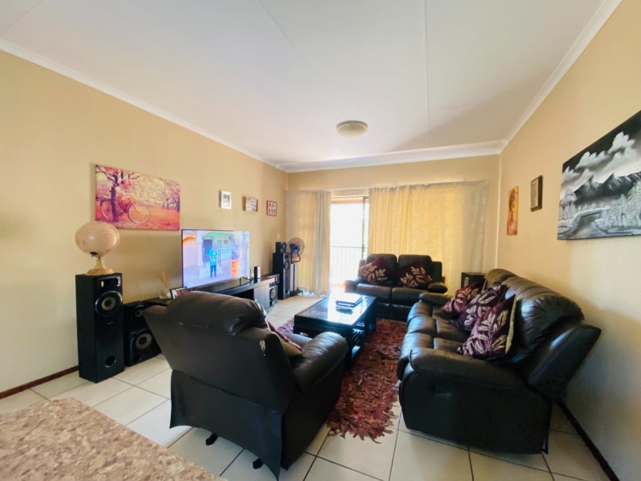 2 Bedroom Property for Sale in Amorosa Gauteng