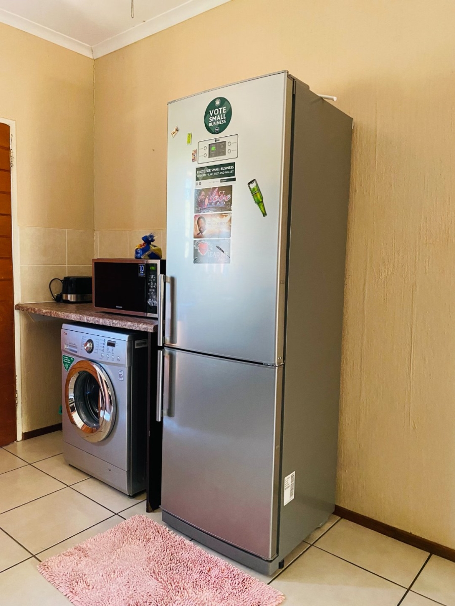 2 Bedroom Property for Sale in Amorosa Gauteng