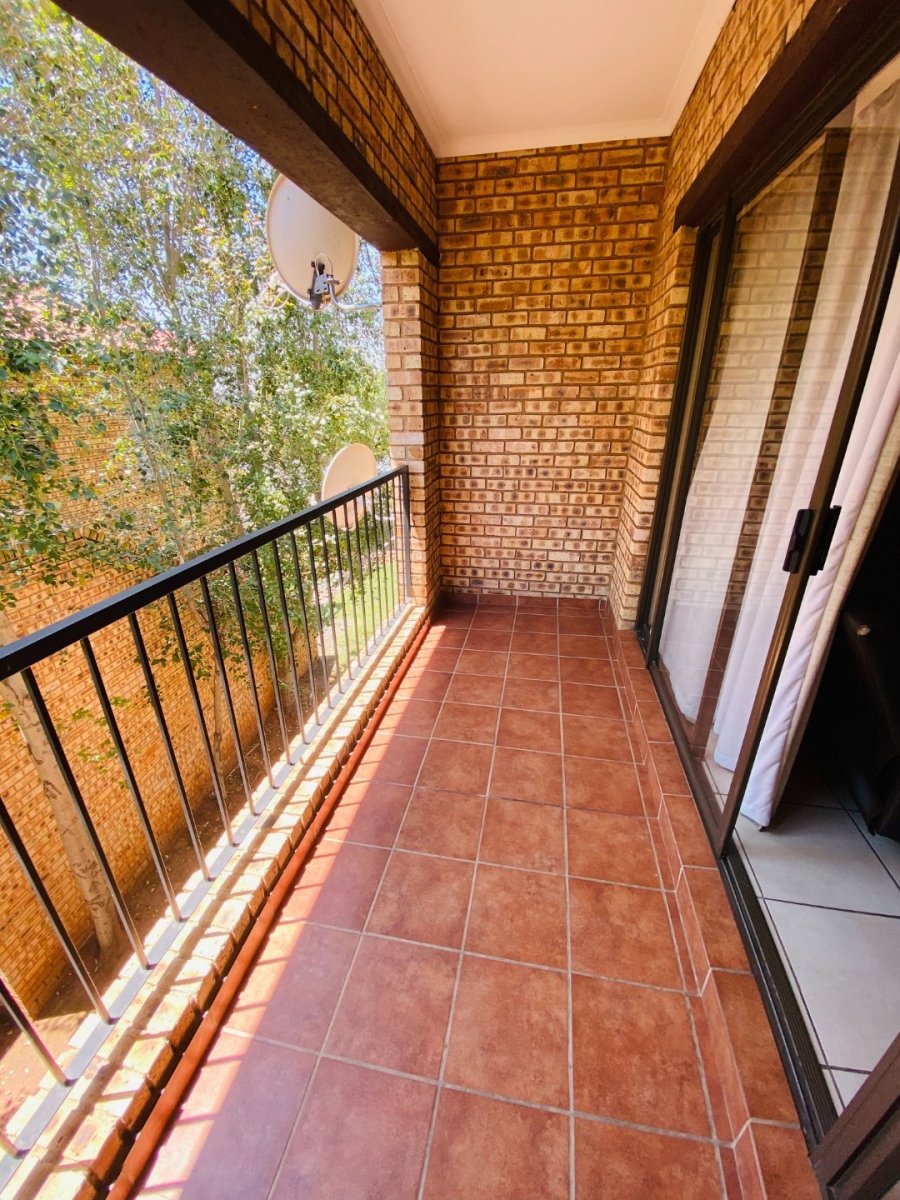 2 Bedroom Property for Sale in Amorosa Gauteng