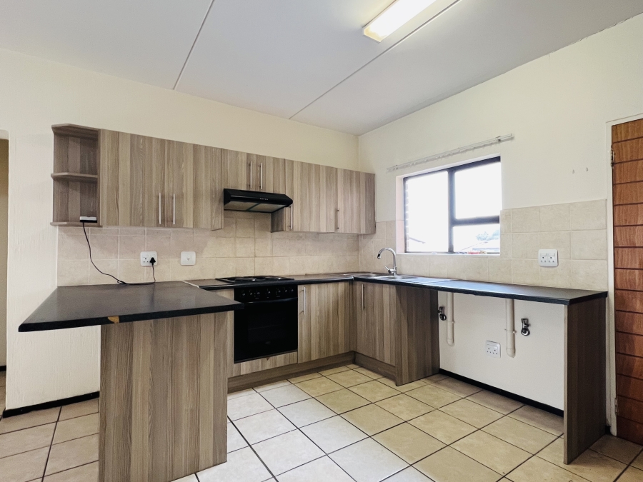 To Let 2 Bedroom Property for Rent in Northwold Gauteng