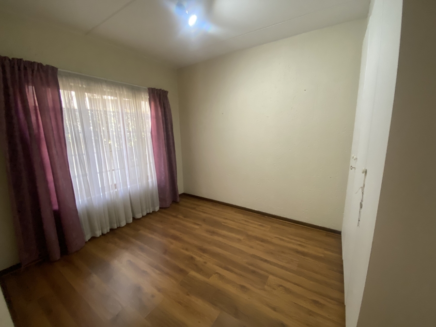 To Let 2 Bedroom Property for Rent in Paulshof Gauteng