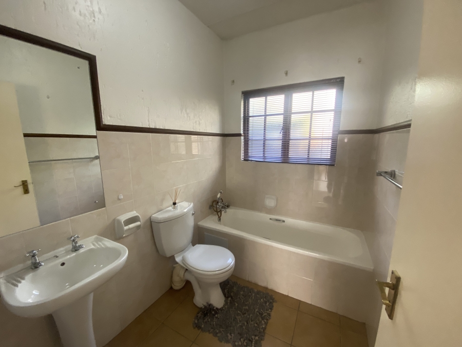 To Let 2 Bedroom Property for Rent in Paulshof Gauteng