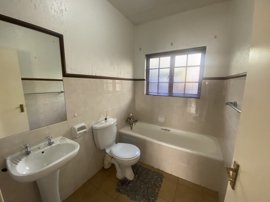 To Let 2 Bedroom Property for Rent in Paulshof Gauteng