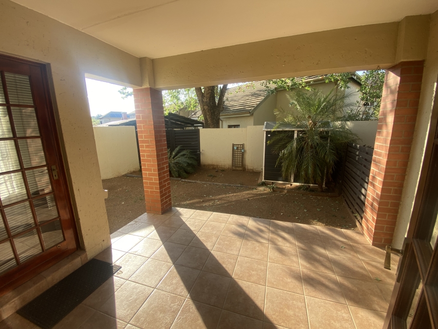 To Let 2 Bedroom Property for Rent in Paulshof Gauteng