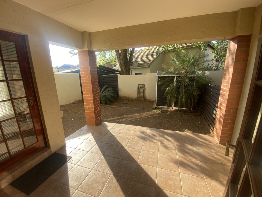 To Let 2 Bedroom Property for Rent in Paulshof Gauteng