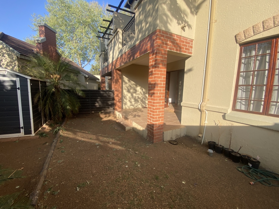 To Let 2 Bedroom Property for Rent in Paulshof Gauteng