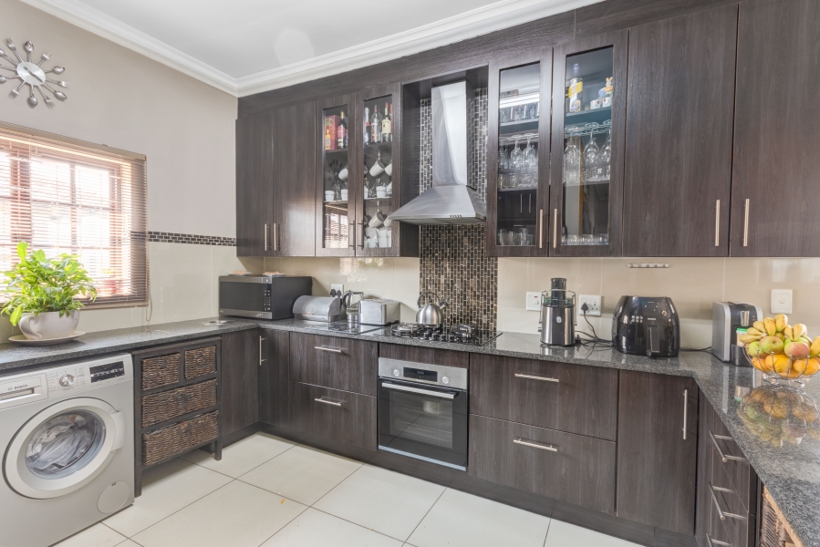 3 Bedroom Property for Sale in Broadacres Gauteng