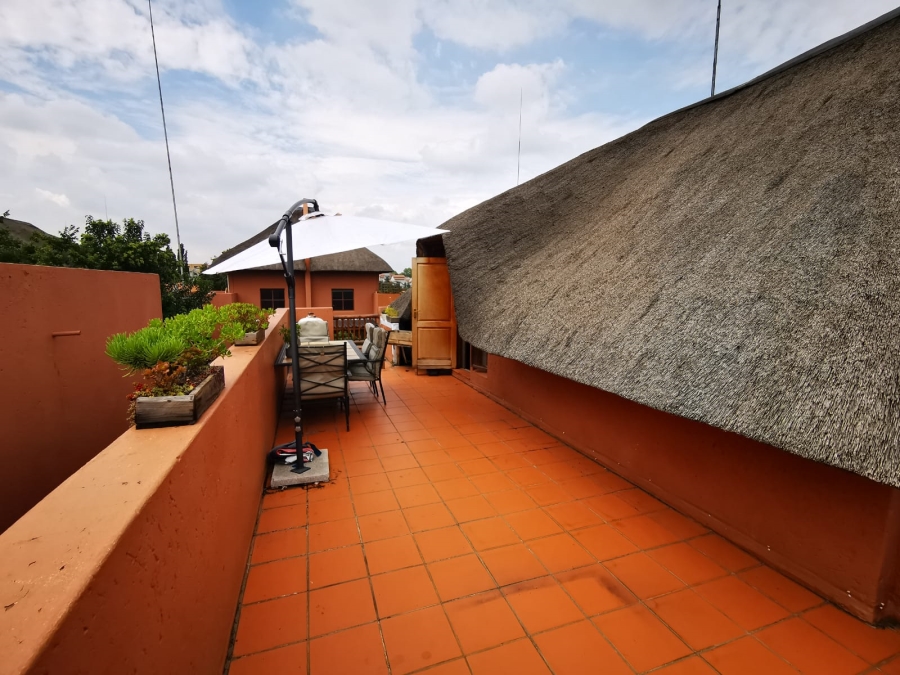 2 Bedroom Property for Sale in Sunninghill Gauteng