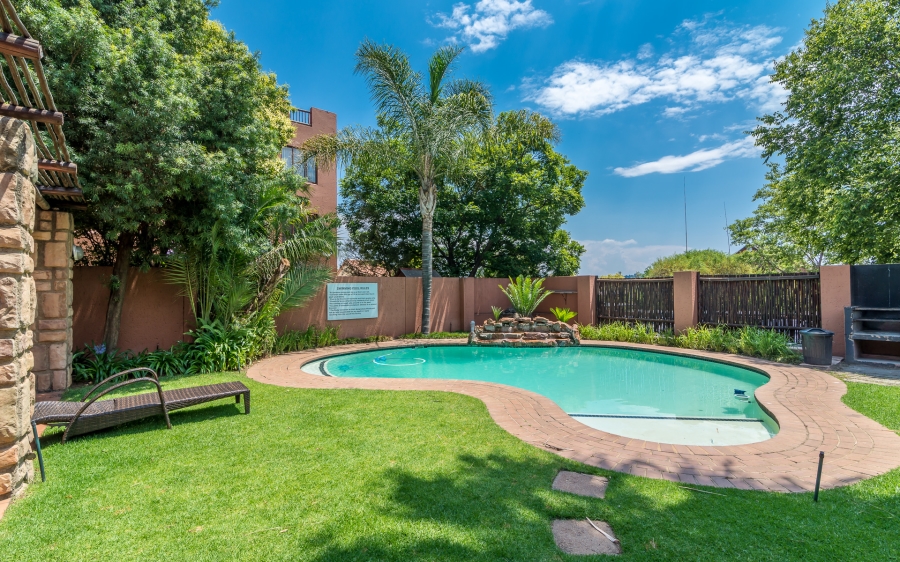 2 Bedroom Property for Sale in Sunninghill Gauteng