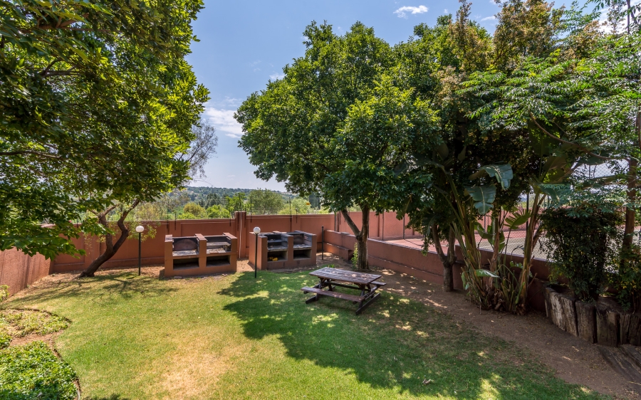 2 Bedroom Property for Sale in Sunninghill Gauteng