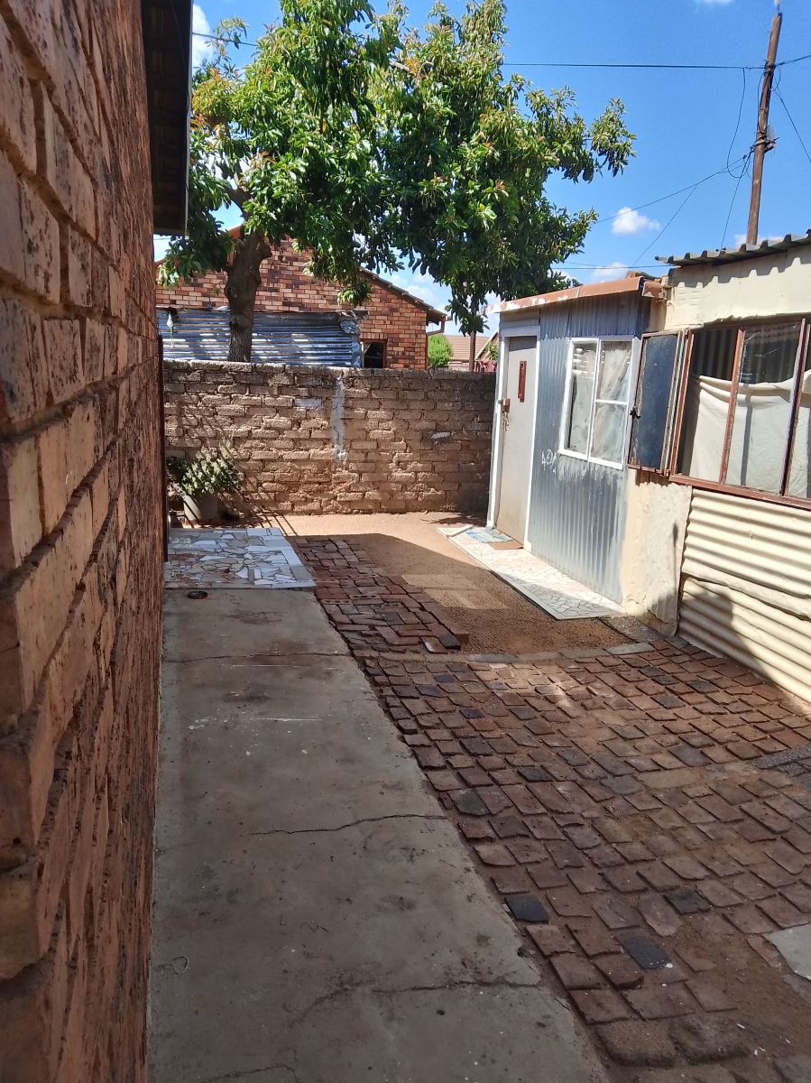 4 Bedroom Property for Sale in Atteridgeville Gauteng