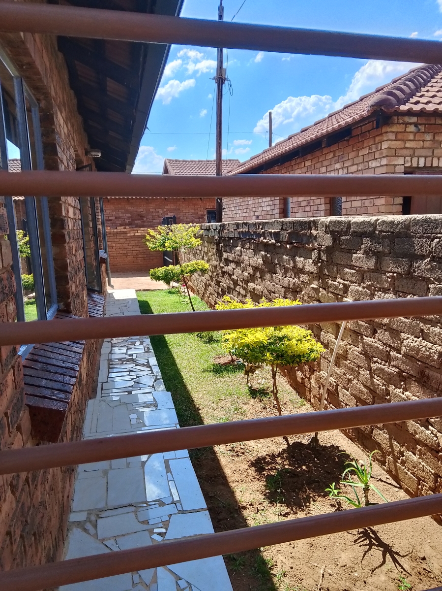 4 Bedroom Property for Sale in Atteridgeville Gauteng