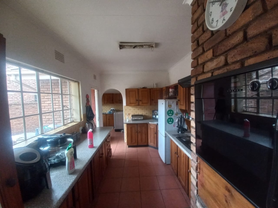 4 Bedroom Property for Sale in Crystal Park Gauteng