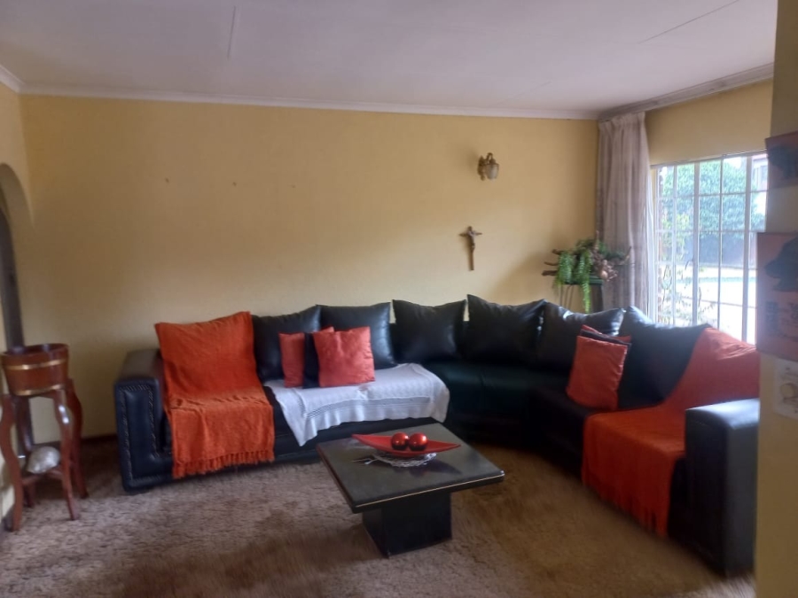 4 Bedroom Property for Sale in Crystal Park Gauteng