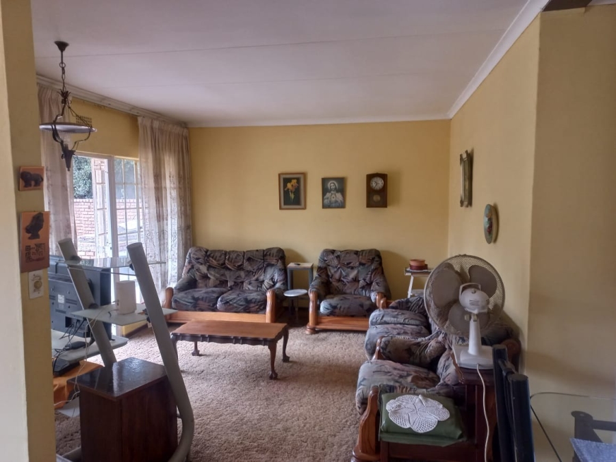 4 Bedroom Property for Sale in Crystal Park Gauteng