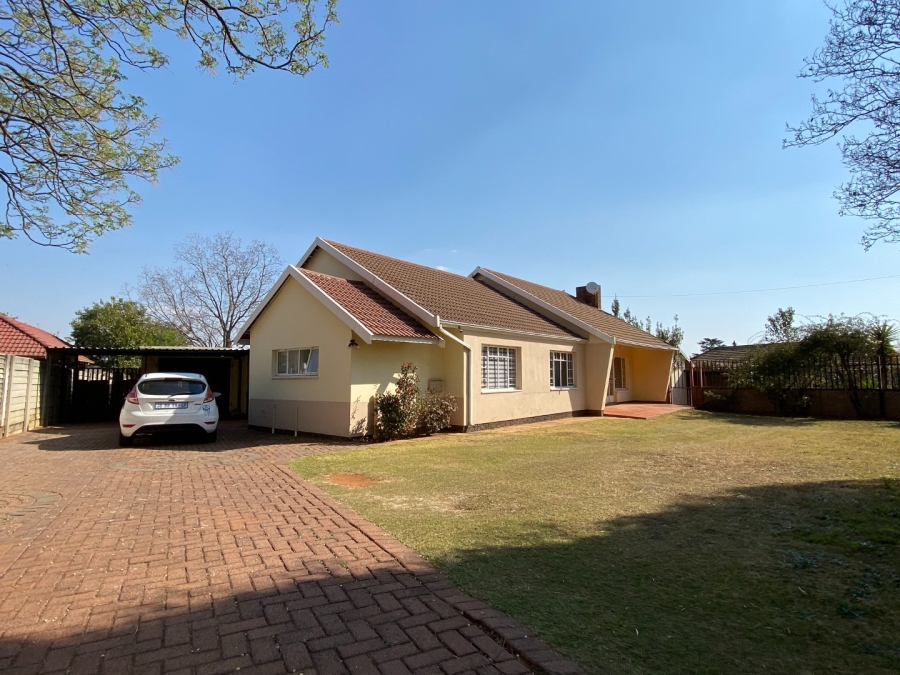 5 Bedroom Property for Sale in Horison Gauteng