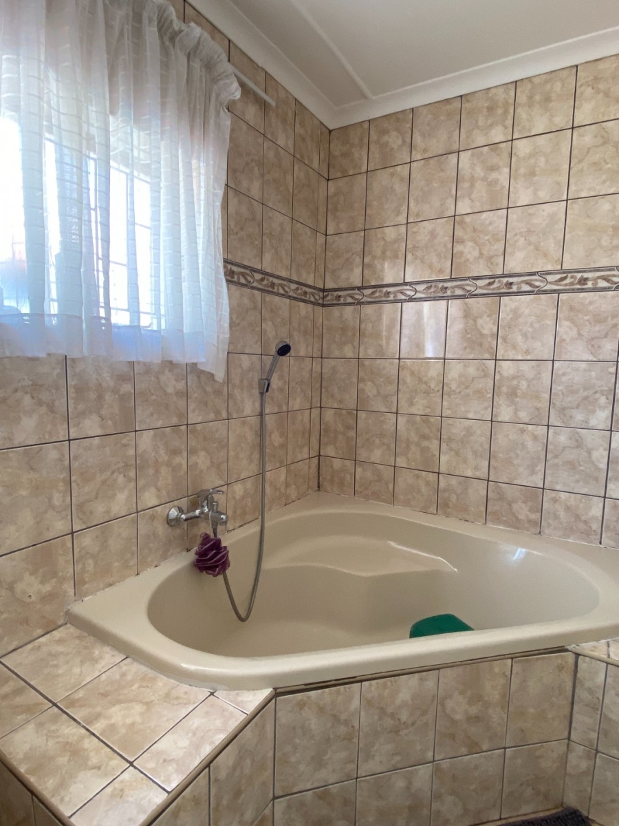 5 Bedroom Property for Sale in Horison Gauteng