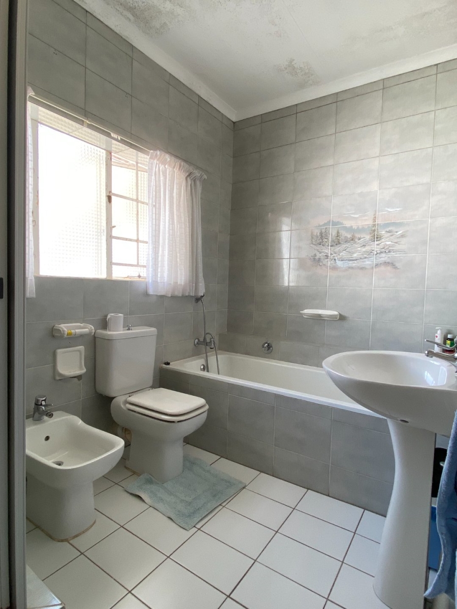 5 Bedroom Property for Sale in Horison Gauteng