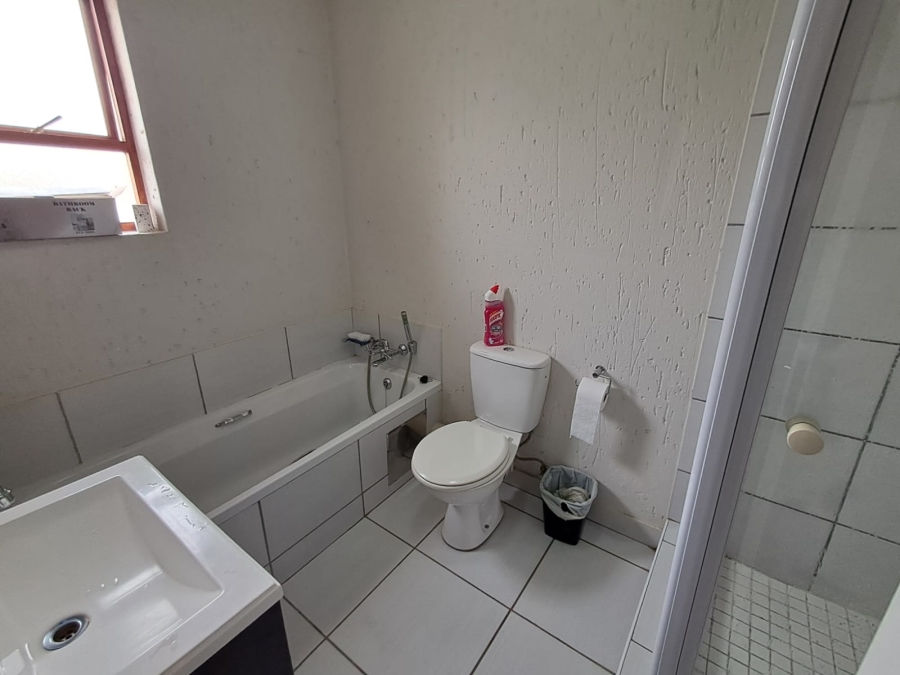 To Let 2 Bedroom Property for Rent in Paulshof Gauteng