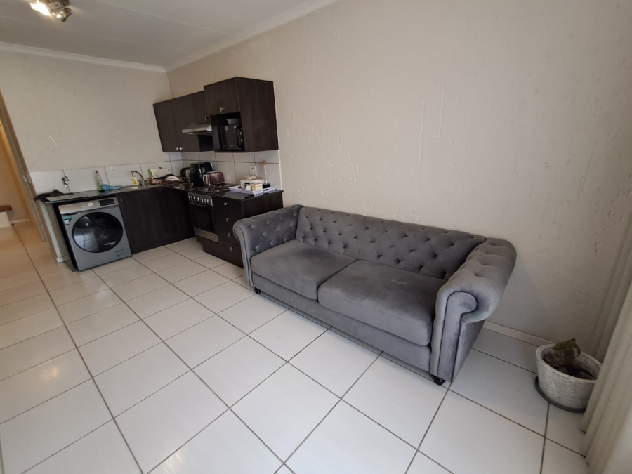 To Let 2 Bedroom Property for Rent in Paulshof Gauteng