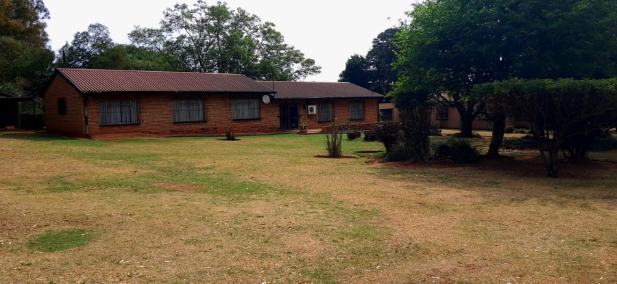 8 Bedroom Property for Sale in Magaliesburg Gauteng