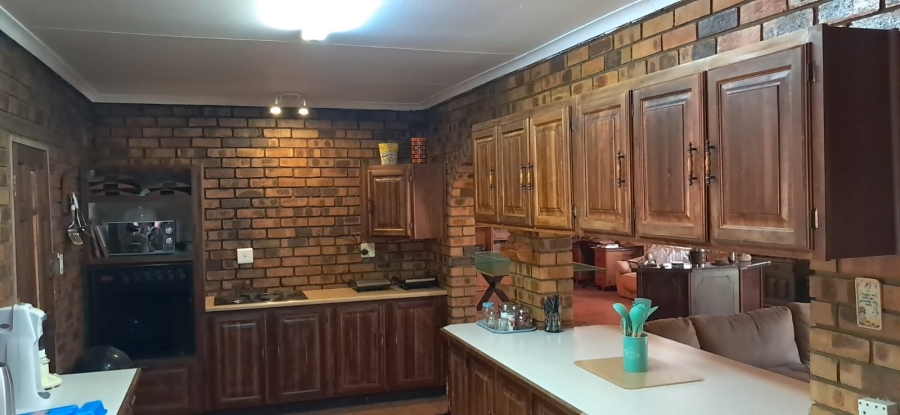 8 Bedroom Property for Sale in Magaliesburg Gauteng