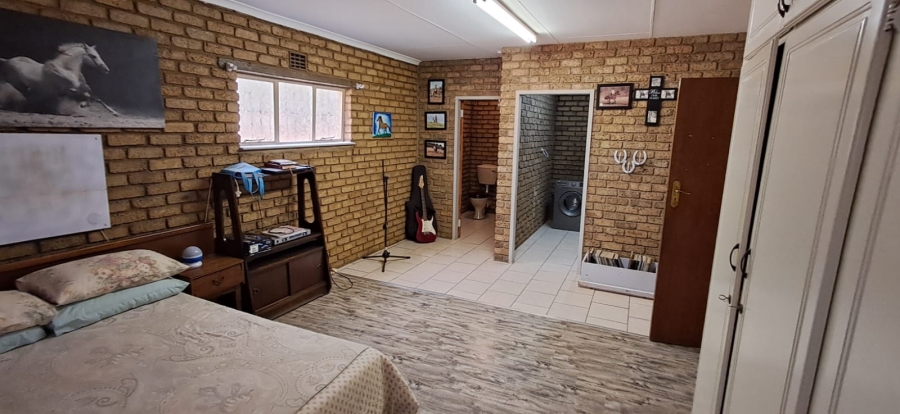 8 Bedroom Property for Sale in Magaliesburg Gauteng