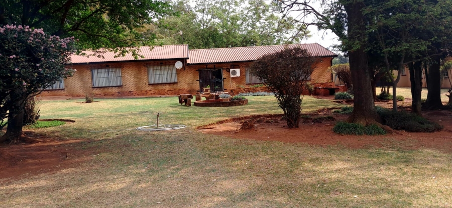 8 Bedroom Property for Sale in Magaliesburg Gauteng