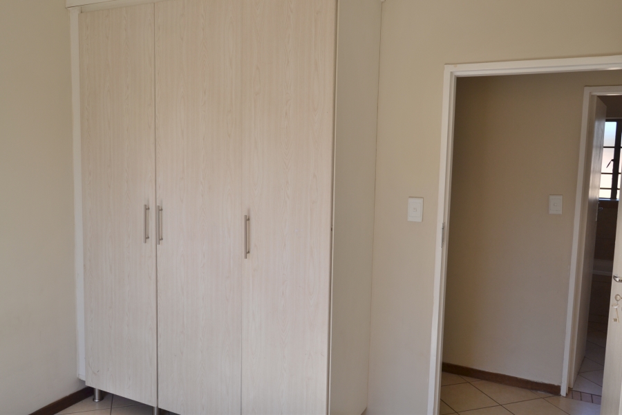 To Let 2 Bedroom Property for Rent in Monavoni Gauteng