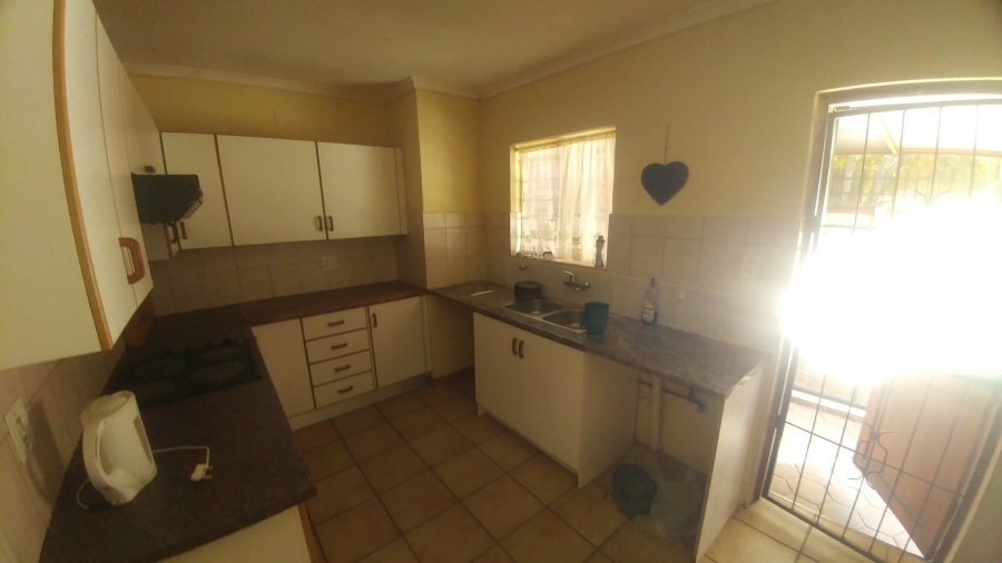 3 Bedroom Property for Sale in Dorandia Gauteng