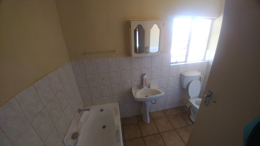 3 Bedroom Property for Sale in Dorandia Gauteng