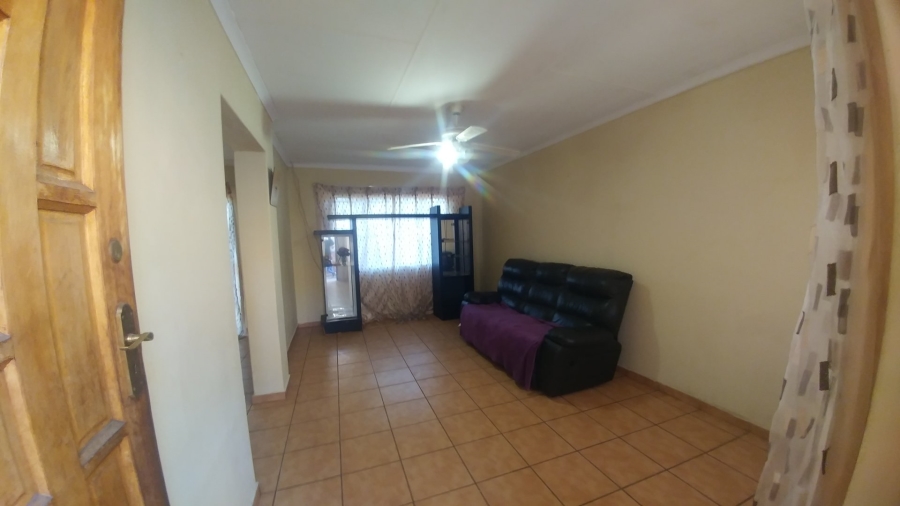 3 Bedroom Property for Sale in Dorandia Gauteng