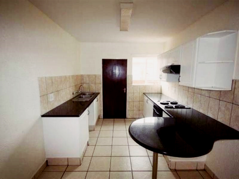 To Let 2 Bedroom Property for Rent in Kenleaf Gauteng