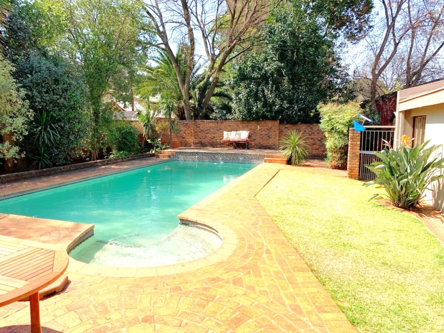 5 Bedroom Property for Sale in Doringkloof Gauteng