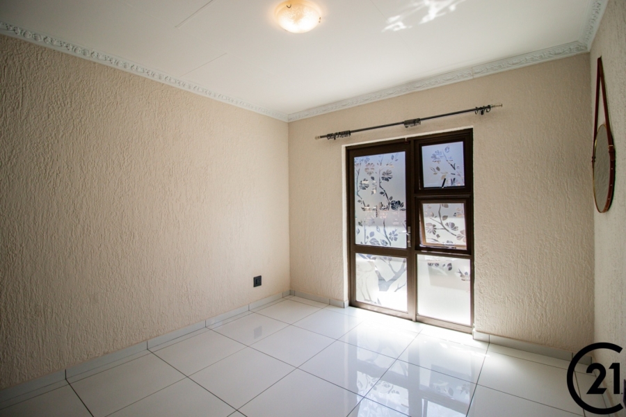 3 Bedroom Property for Sale in Sunward Park Gauteng