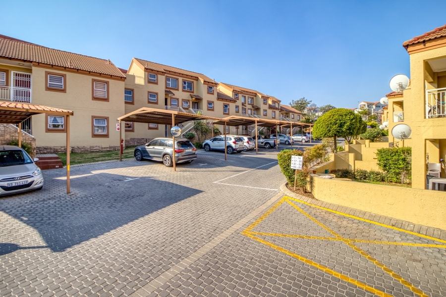 2 Bedroom Property for Sale in Sunninghill Gauteng