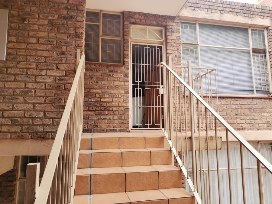 2 Bedroom Property for Sale in Gezina Gauteng