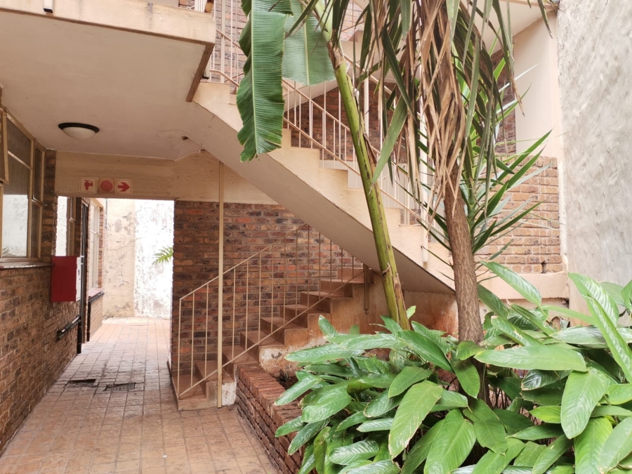 2 Bedroom Property for Sale in Gezina Gauteng