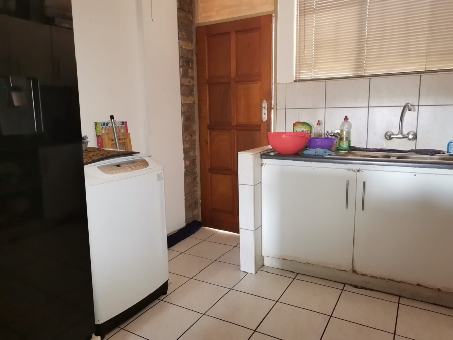 2 Bedroom Property for Sale in Gezina Gauteng