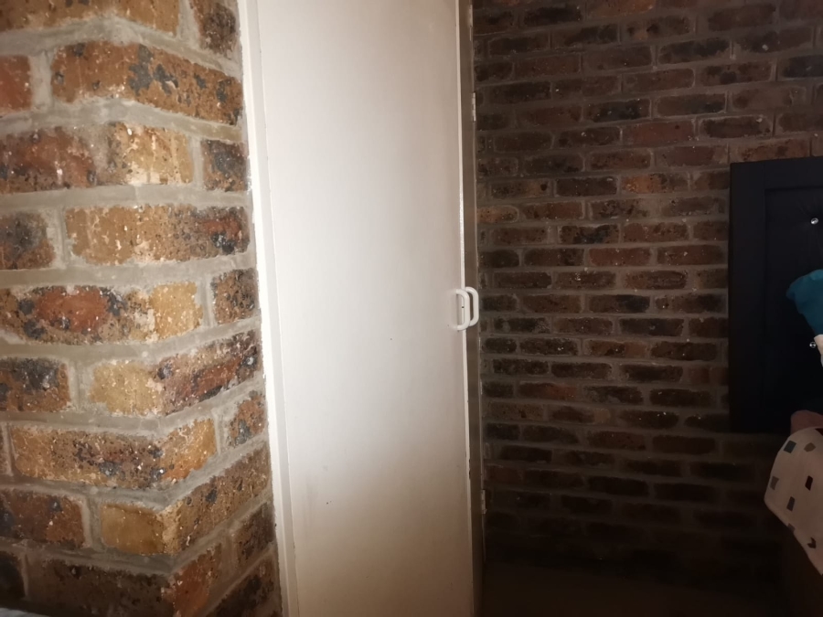 2 Bedroom Property for Sale in Gezina Gauteng