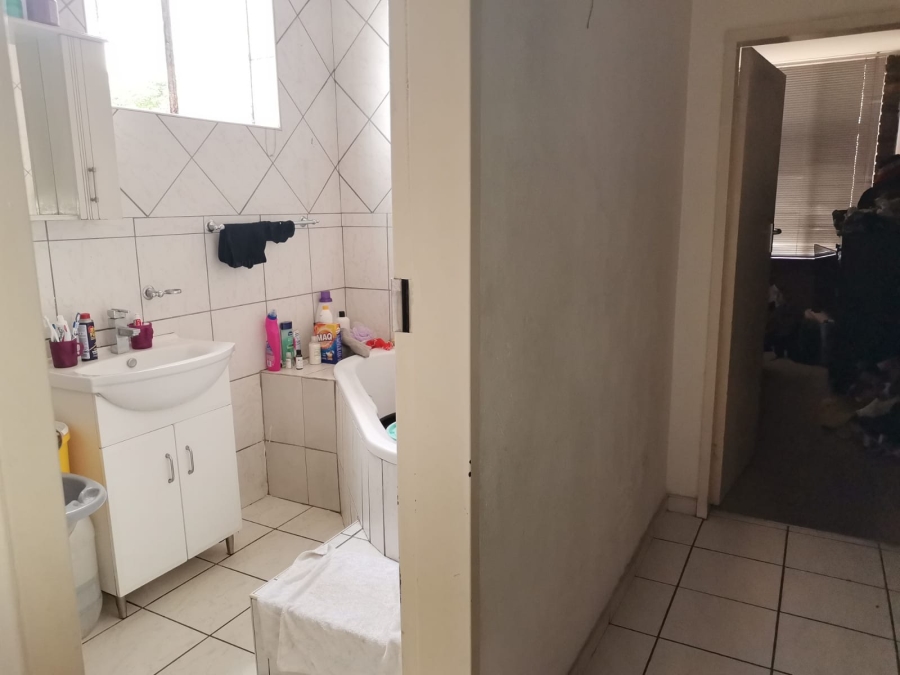 2 Bedroom Property for Sale in Gezina Gauteng