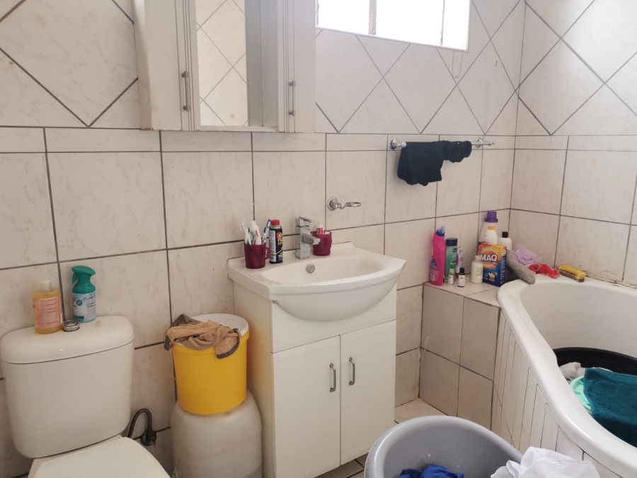 2 Bedroom Property for Sale in Gezina Gauteng