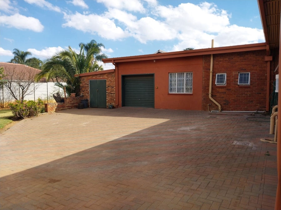 6 Bedroom Property for Sale in Rayton Gauteng