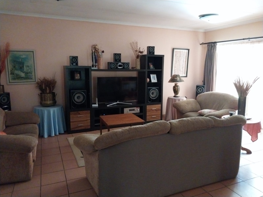 6 Bedroom Property for Sale in Rayton Gauteng