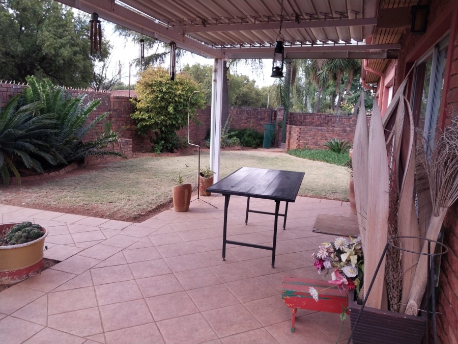 6 Bedroom Property for Sale in Rayton Gauteng